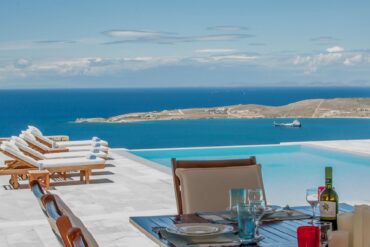 Relax in villas with garden in Paros, where peaceful outdoor spaces meet elegant island architecture.